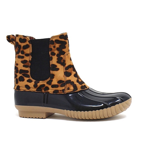 Yoki Shoes - NWOT Yoki Dylan-81 slip on Chelsea duck rain boot Women’s (7)